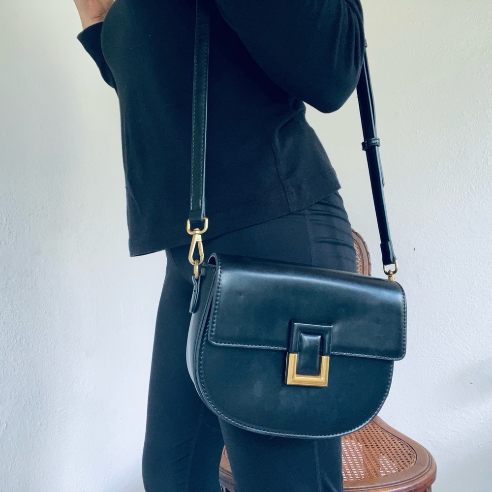 Elegant Black Leather Crossbody Bag